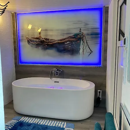 Pilgerbox, Tiny House Trifft Urlaub, Optional Mit Sauna Und Whirlpool Dahlem (Euskirchen)